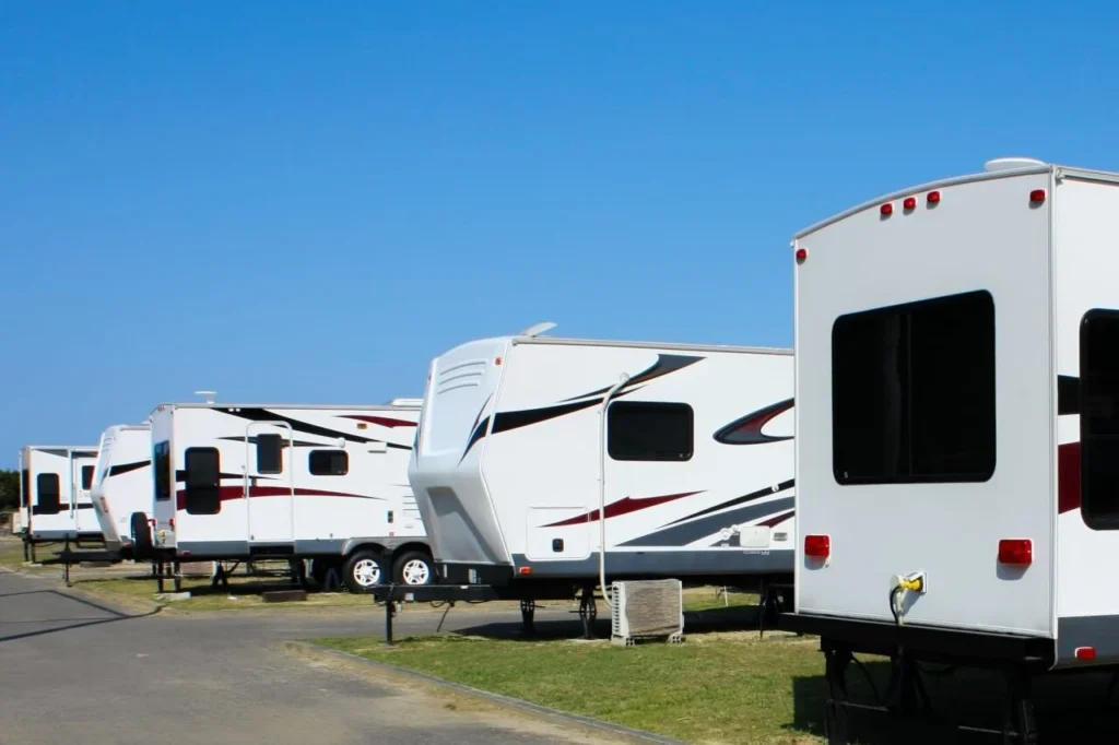 campers for sale in Florida guide covering RV buying process dealership options pricing comparison financing tips and market insights for prospective buyers