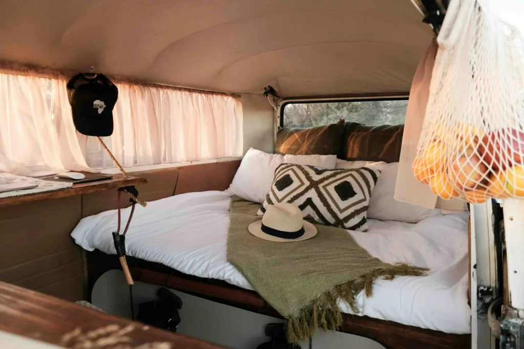 Best RV sleeping setup with comfortable sleeping arrangements for RV travelers