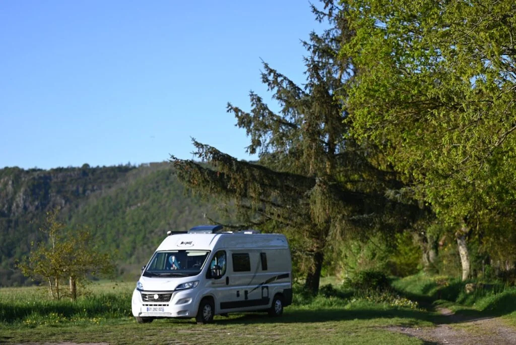 RV brands and models ultimate guide showing top brands and models for 2026 with detailed comparisons and evaluations